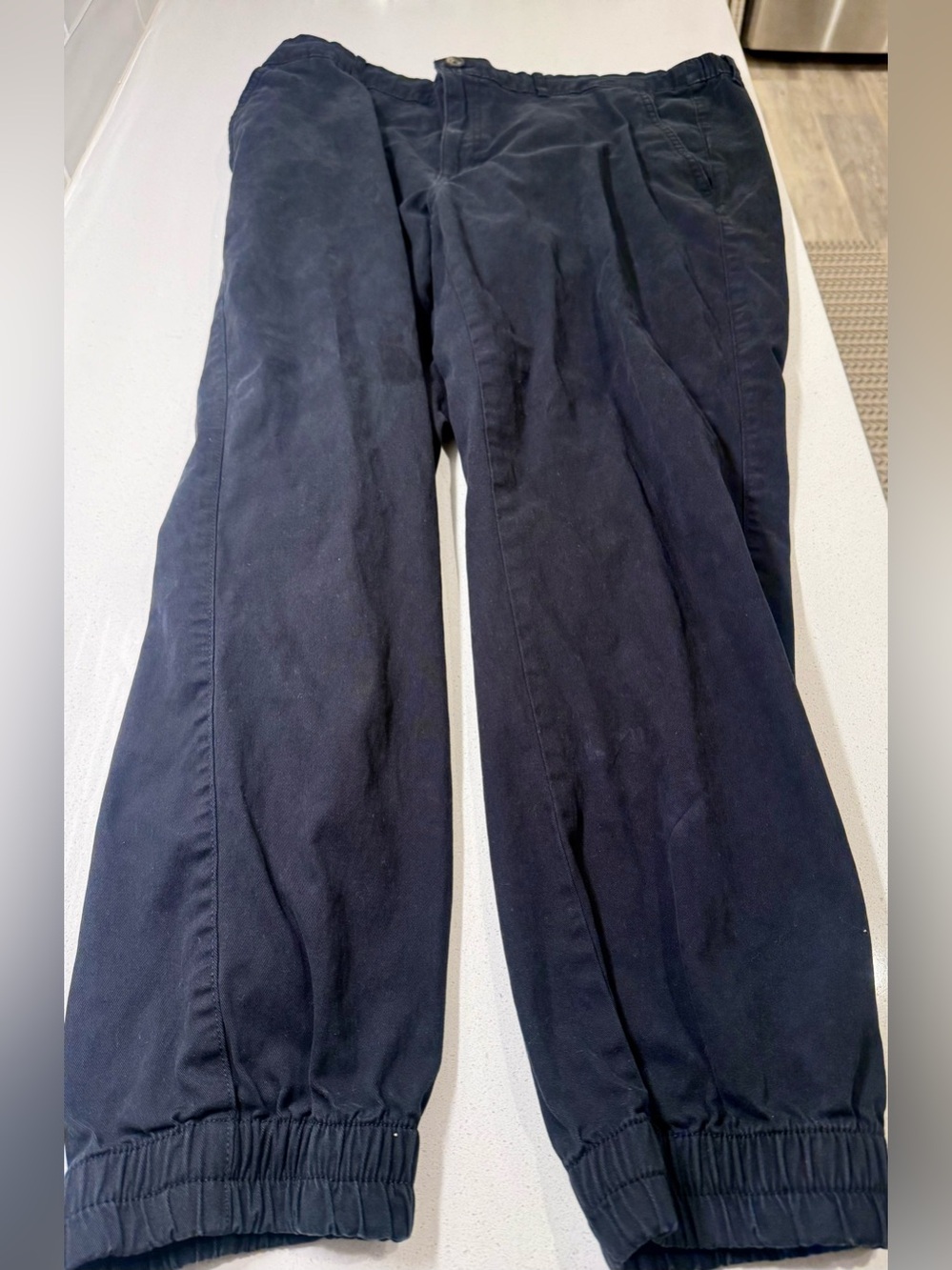 Men's Black Elastic-Cuff Joggers with Belt loop
